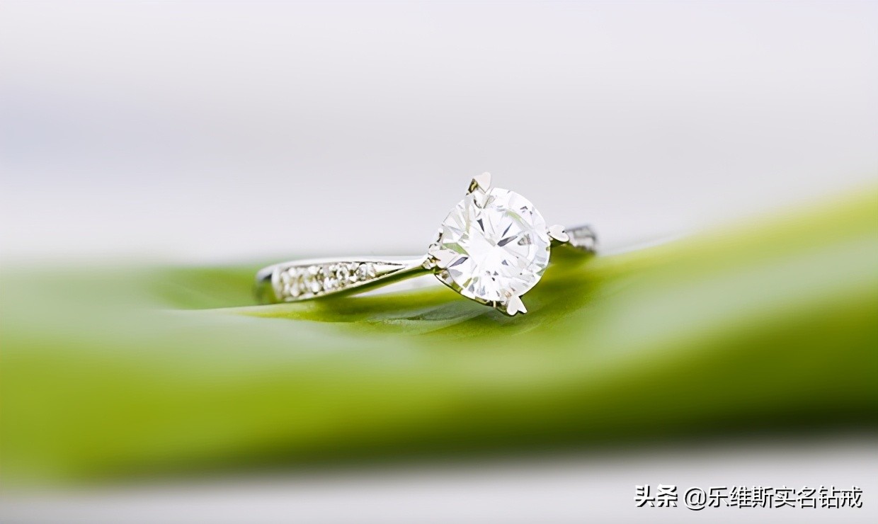 婚戒买黄金还是钻石还是铂金,婚戒可以不要钻石买黄金的吗