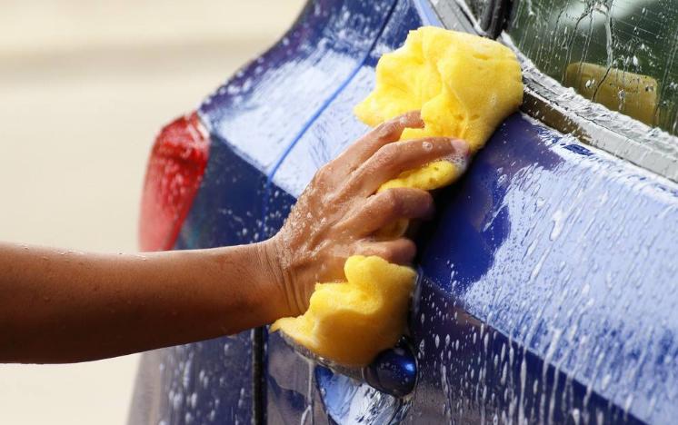 自己车内洗车需要哪些东西,网友们在家洗车小妙招告诉你