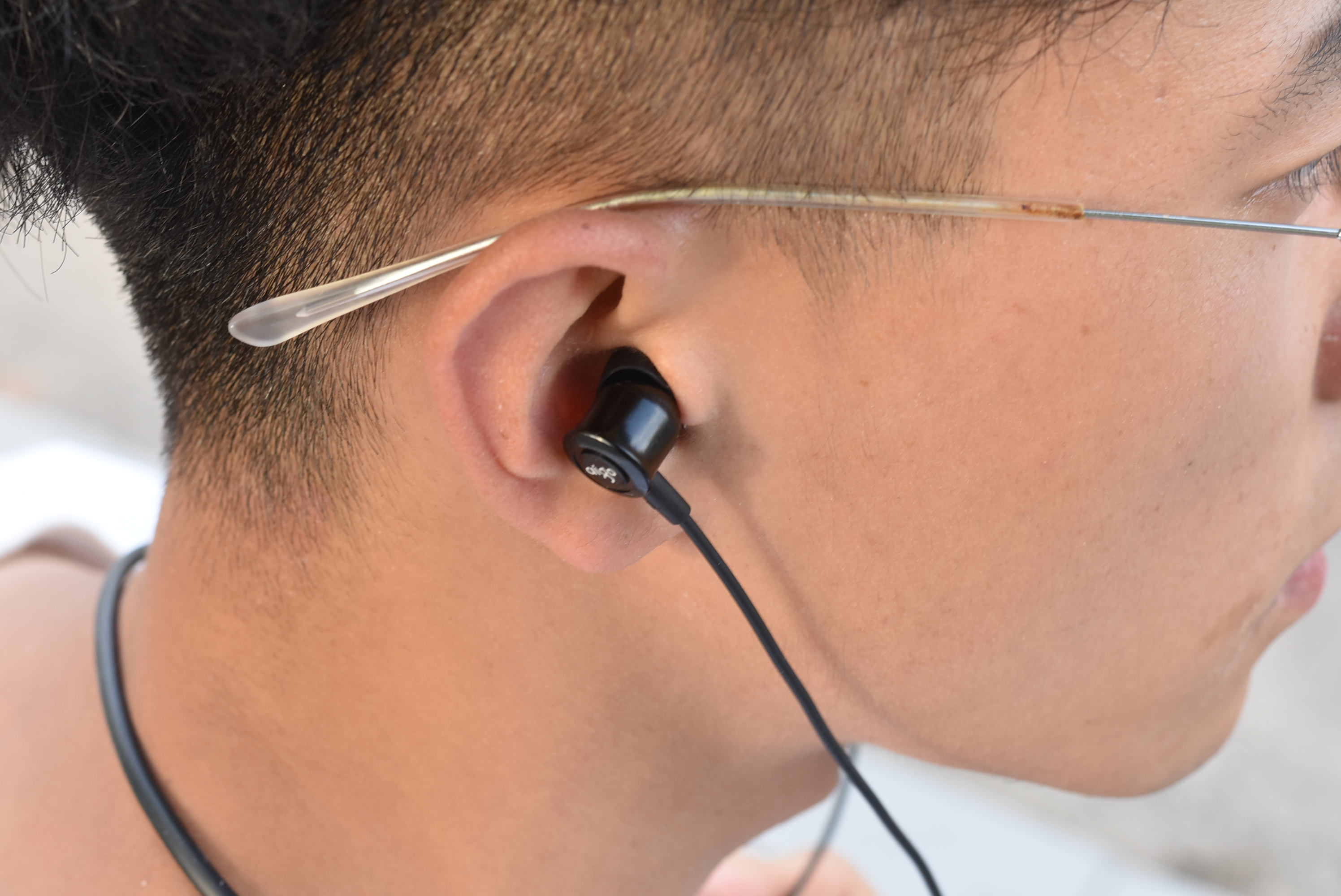 爱国者s55和爱国者w03哪个好,爱国者蓝牙耳机sa03