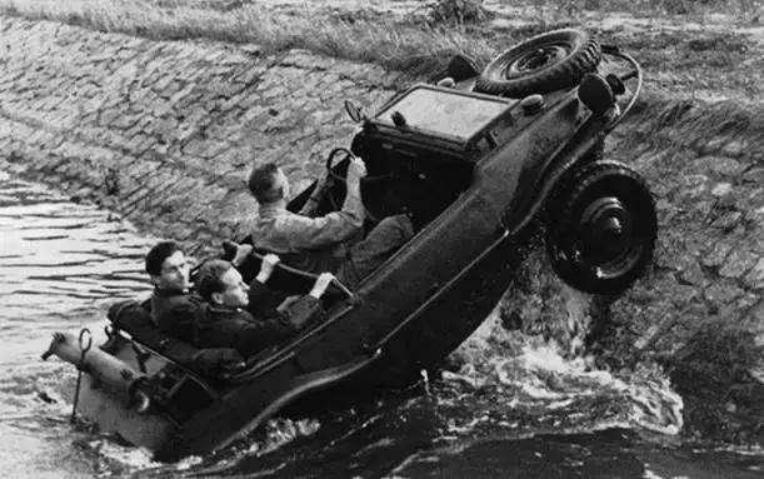 1945年大众甲壳虫,经典的大众甲壳虫诞生于德国