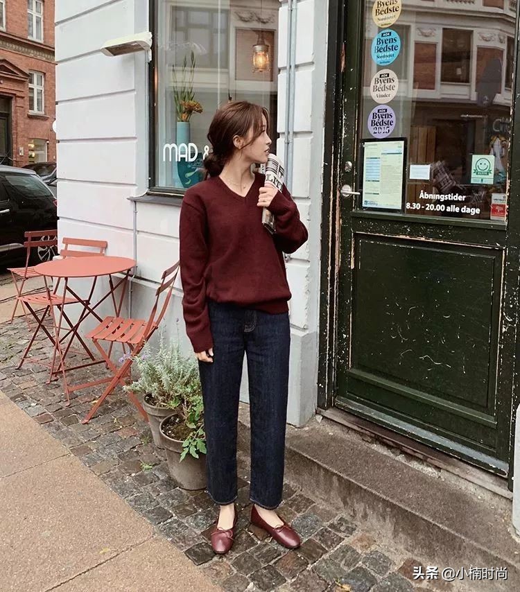 小麦肤色适合衣服颜色穿搭口诀,黑黄暗沉皮肤适合怎样穿搭