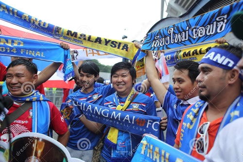 中国队想说爱你不容易,中国足球期待很美好