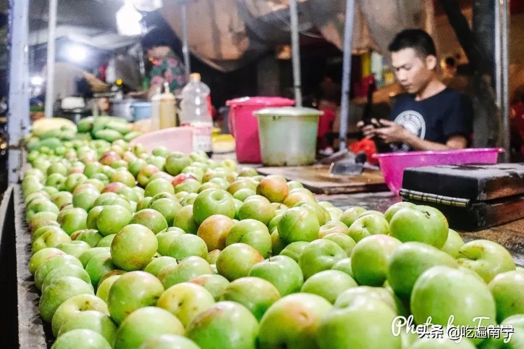 南宁路边夜市美食排行榜,南宁深夜路边摊鲜肉粉