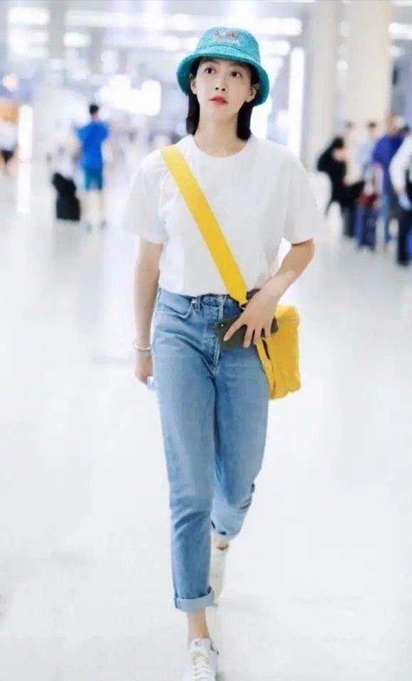 日常穿搭夏季宋茜背心牛仔裤,宋茜复古清新连衣裙时尚抢镜