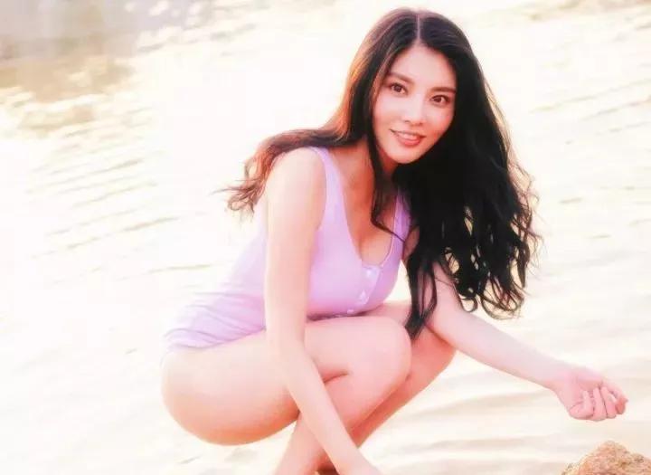 身材比柳岩更惊人,比柳岩还好身材的女人