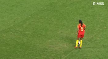 王霜40米外一脚吊射破门,王霜绝妙停球视频