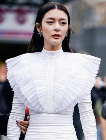 秦岚法令纹真实照片,秦岚讲有皱纹也很正常