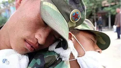 汶川地震十二周年如今依然泪目,汶川地震这些英雄值得被铭记