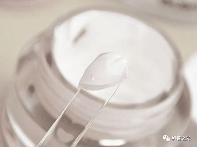 药店白色护肤霜,药店白色的软膏