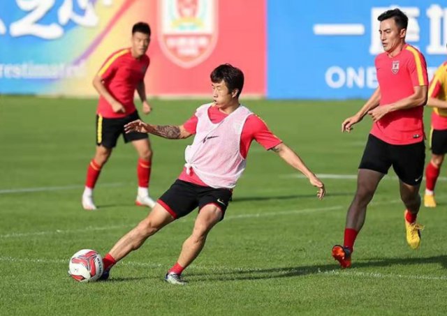 长春亚泰官宣两球员离队,曾经加盟长春亚泰的足球巨星