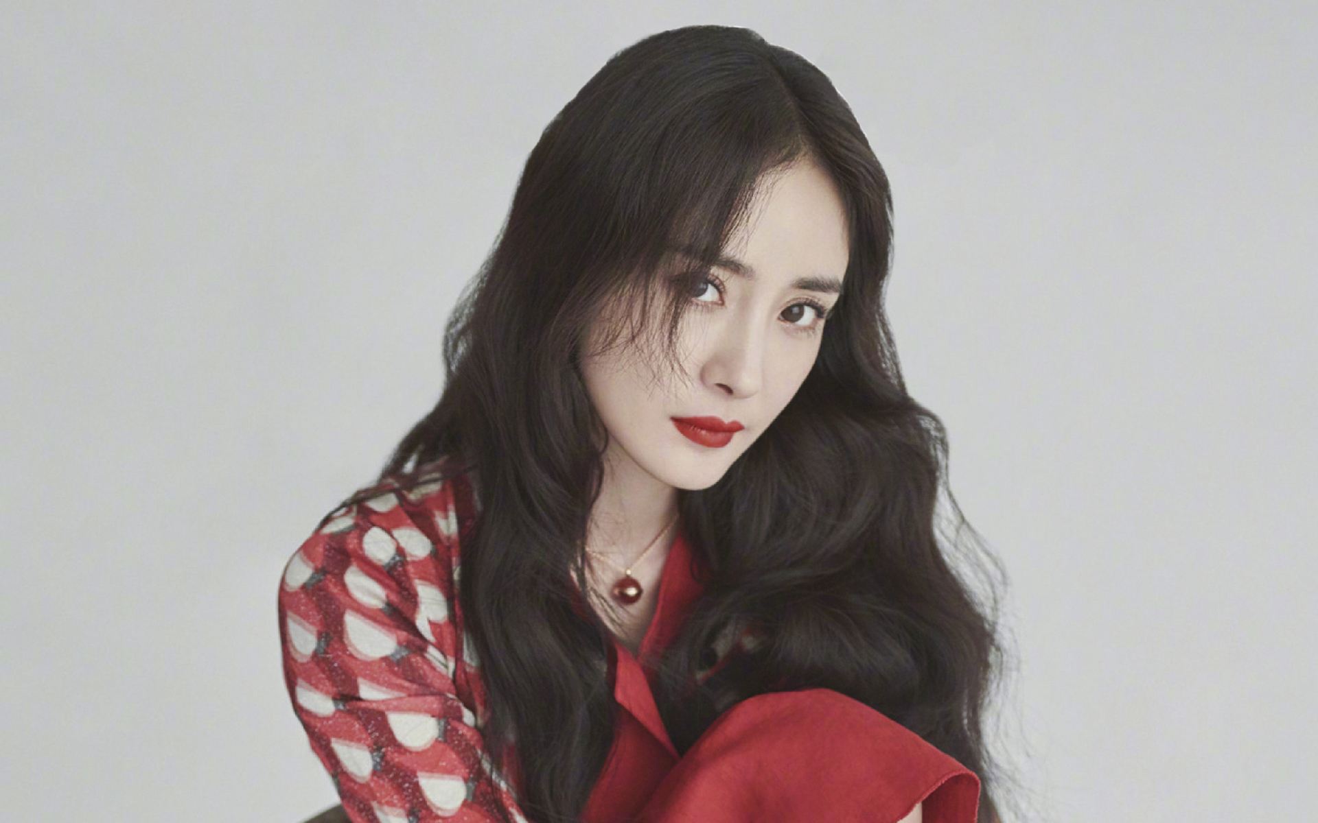 杨幂离婚后频秀厨艺，十足贤妻良母范儿，刘恺威却吃不到了