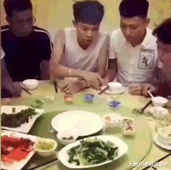 搞笑gif开心一刻单身也挺好,搞笑gif开心视频