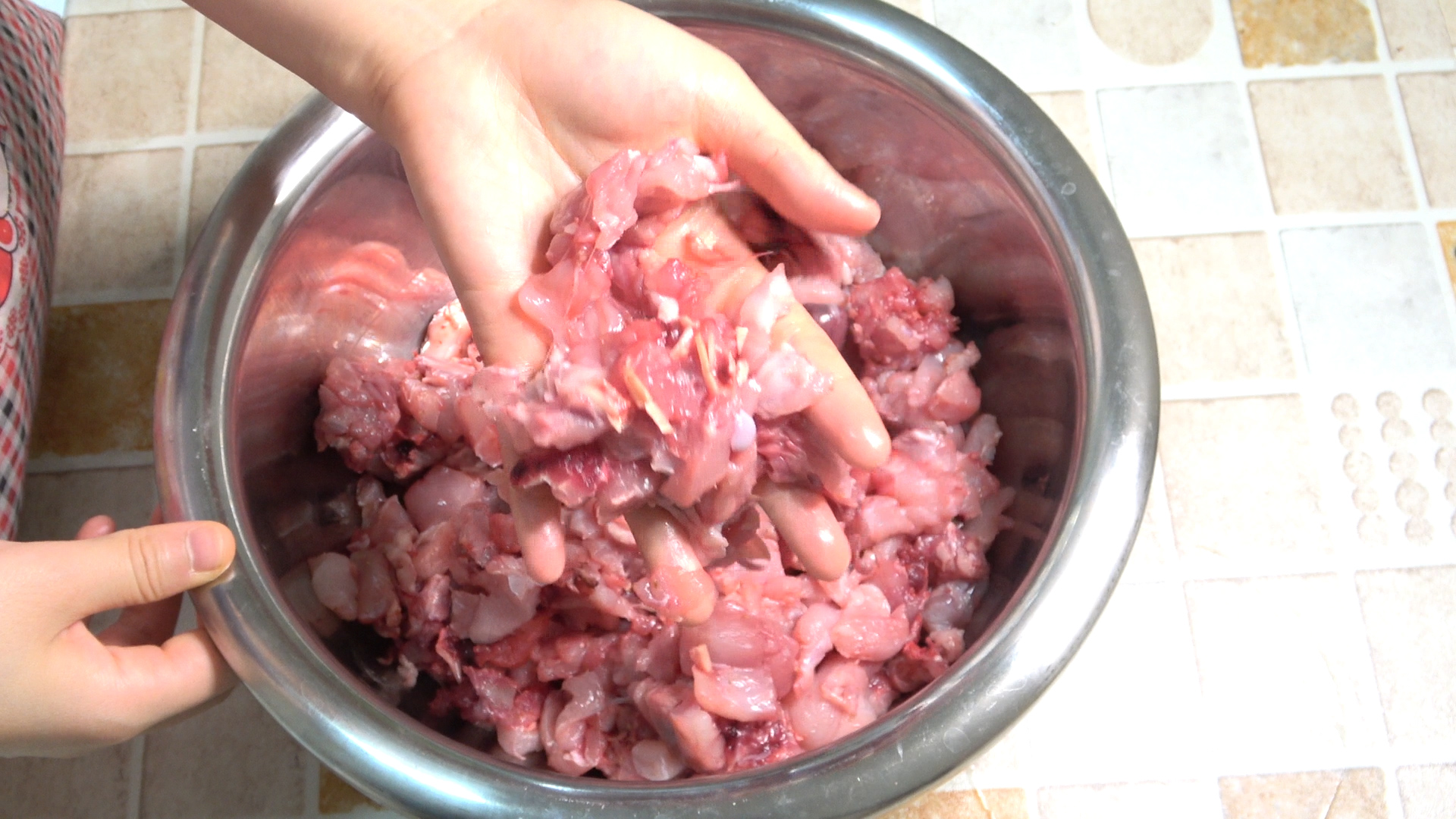 四川自贡正宗冷吃兔是兔肉吗,自贡冷吃兔辣椒与兔肉的比例