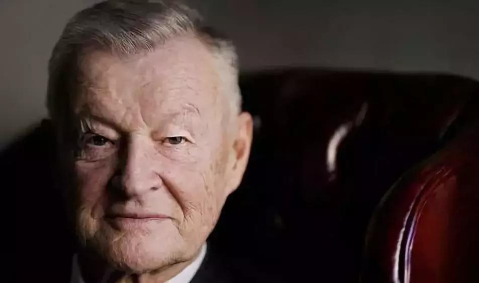 美国的奶头战略有多可怕！郭美美出狱就晒百万卡地亚，最美酒托出狱也想当网红