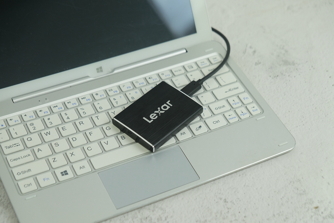 三星闪迪移动固态哪个好,闪迪跟三星内存卡哪个好