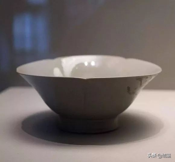 法门寺地宫秘色瓷图片,法门寺地宫出土秘色瓷底部图片