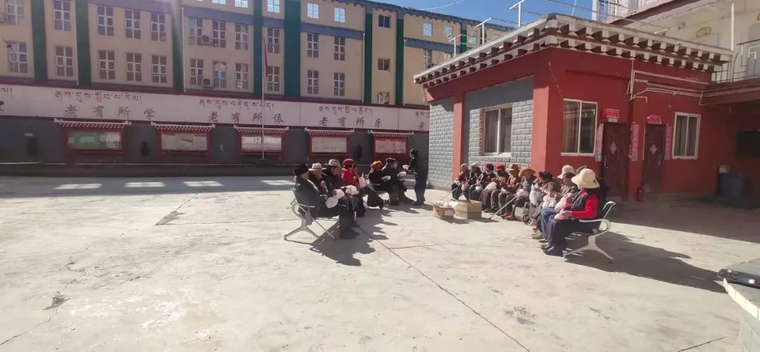 好人一生平安关爱老人传递正能量,好人好事暖人心助人为乐树新风