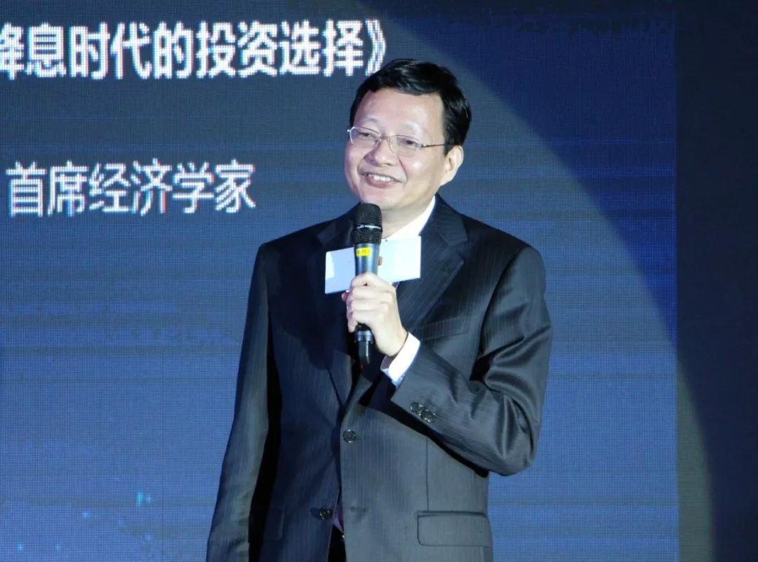 醒醒！炒股信分析师、专家和媒体你根本赚不到钱！