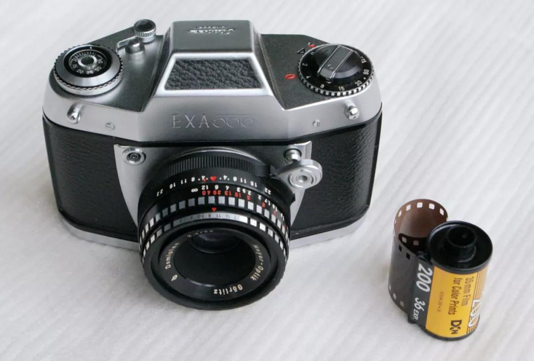 爱克山泰exa1怎么取胶卷,爱克山泰exa500怎么用