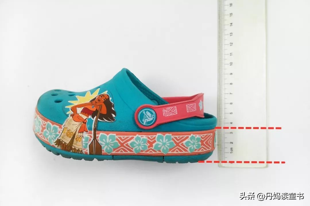 小孩穿多了凉鞋对身体的伤害,小孩子穿凉鞋会有什么影响