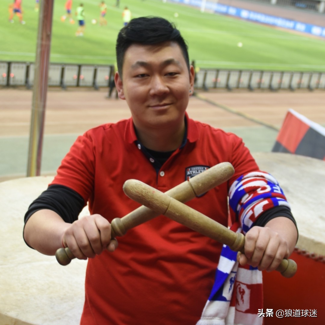 为长安竞技写歌的痴心球迷——毛毛