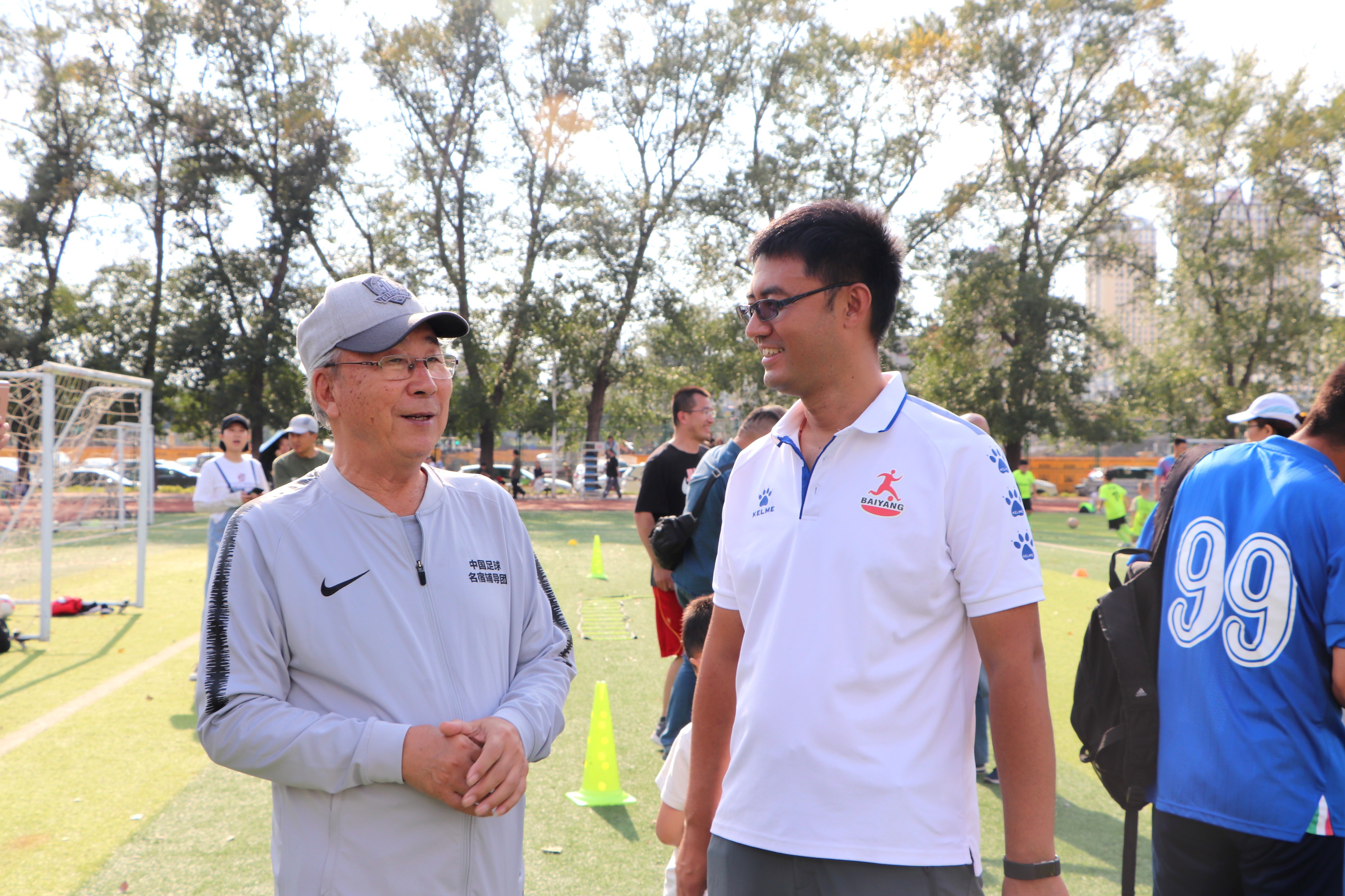 中国队名宿辅导团,中国足球小将培训课