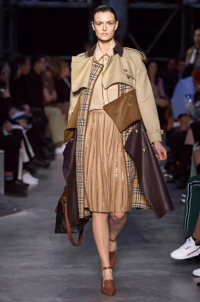 赵薇不为人知的故事,赵薇出席burberry视频