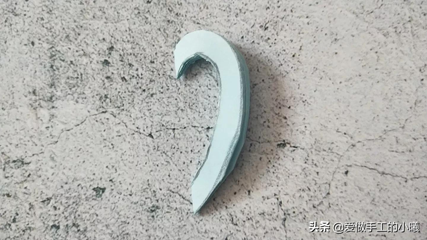 爱心窗花剪纸教程图解,长方形剪纸爱心窗花