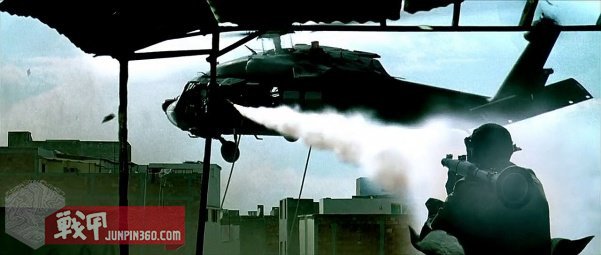 美国黑鹰战机坠落视频,黑鹰坠落最震撼视频