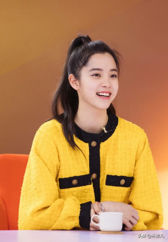 周冬雨短发发型卷发教程,杨幂周冬雨发型美呆了