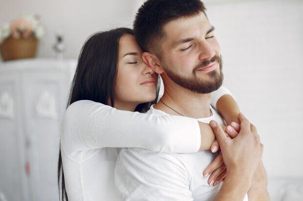 真正喜欢过的人再遇到还是会心动,真正喜欢过的人回头看还是会心动