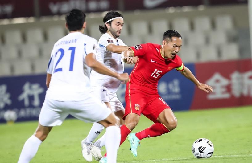 武磊射门踢空锦集,武磊凌空抽射上港1比0领先