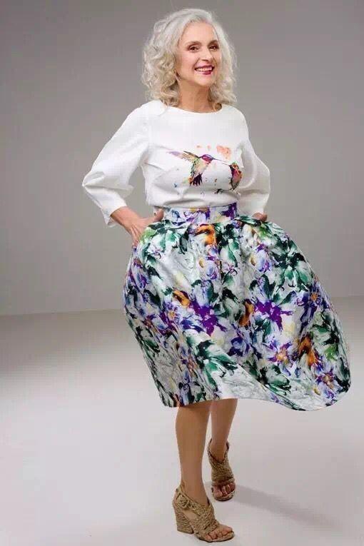 50岁身材超好的瑜伽女人,50岁女人成熟身材瑜伽