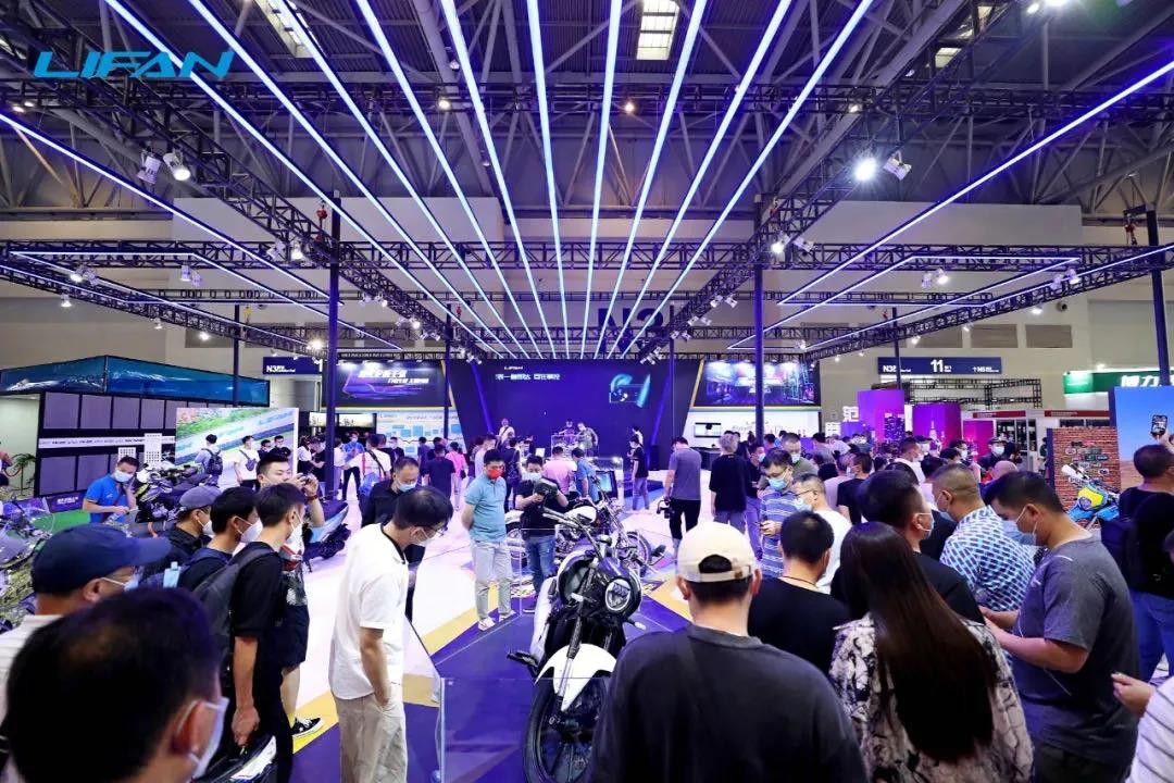 大批摩友齐聚,全国摩友重机相聚