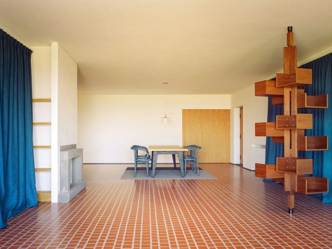 在冰岛最深的湖边自建木屋,自建木屋冰岛