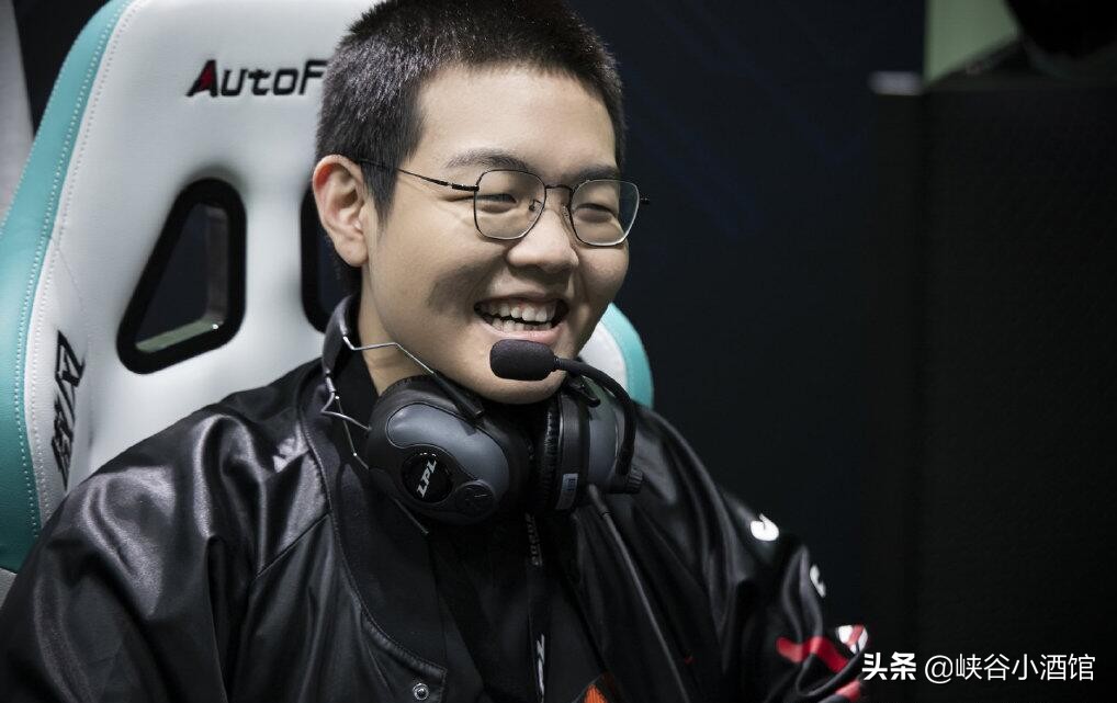 直播挖人？TES上单369直播收到LGD青训邀请：跟我走