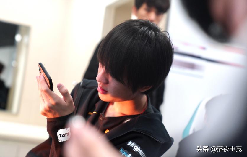 rng战胜fpx晋级fpx,fpxvsrngfpx第几局赢了