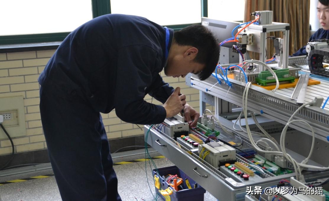 未来就业前景最好的十大专业专科,现在就业前景比较好的专科专业