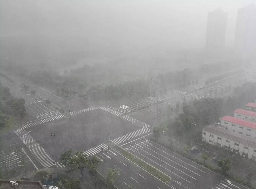 机械自动伞用法,自动收放机械伞