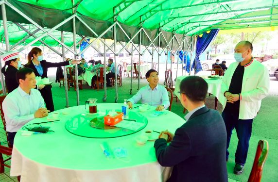 娌冲崡鐪佹慨闃冲競甯傚涔﹁甯傞暱,婵槼甯傚競濮斾功璁板拰甯傞暱