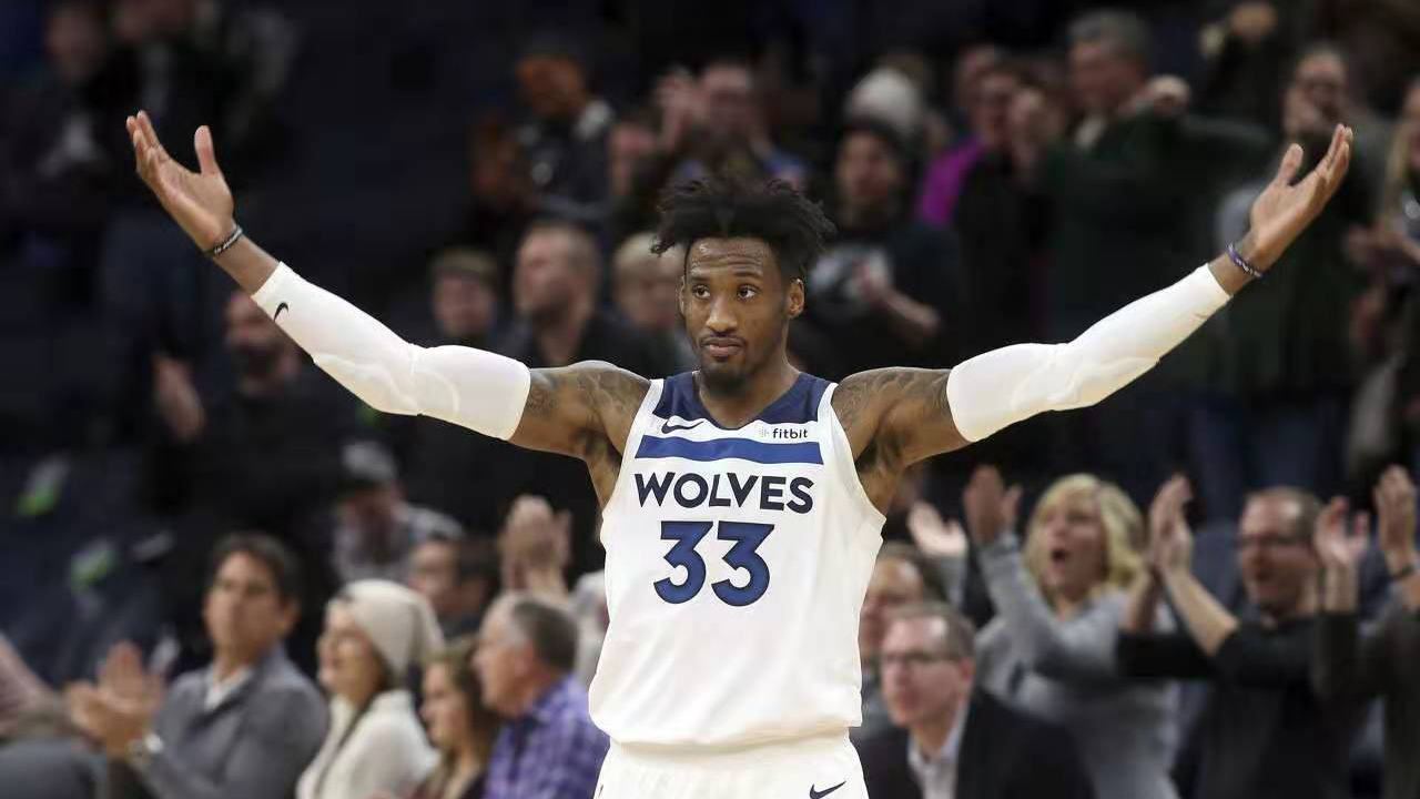 韧带撕裂+手术！1.48亿巨星被队医坑惨，76人慌了，湖人又迎大敌