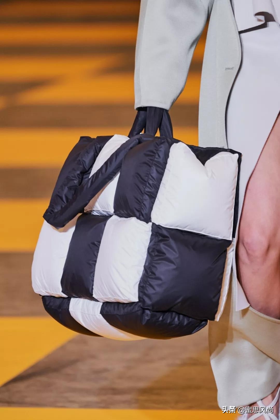 2020春夏巴黎高定时装周包包,2020年巴黎时装周走秀款包包