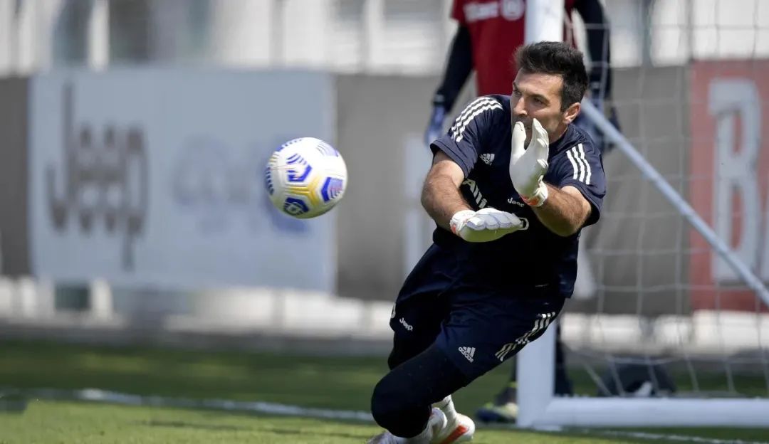 尤文新球衣曝光，阿涅利主席一职待定，帕拉蒂奇考虑免签米兰国门