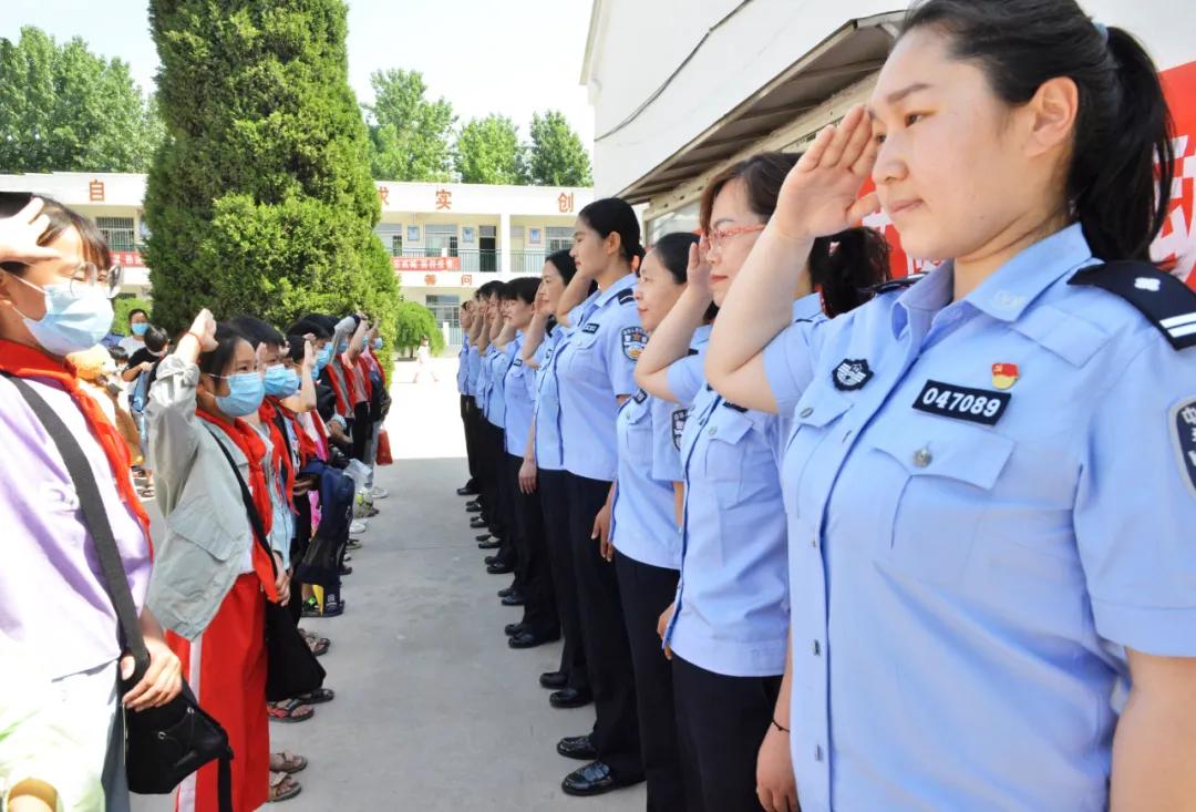 学安全圆梦想进校园——鹤壁市公安局庆六一主题活动