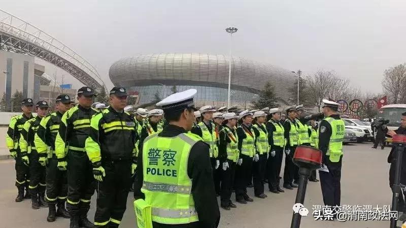 当男孩足球比赛遇上女裁判员,当足球比赛遇到篮球裁判