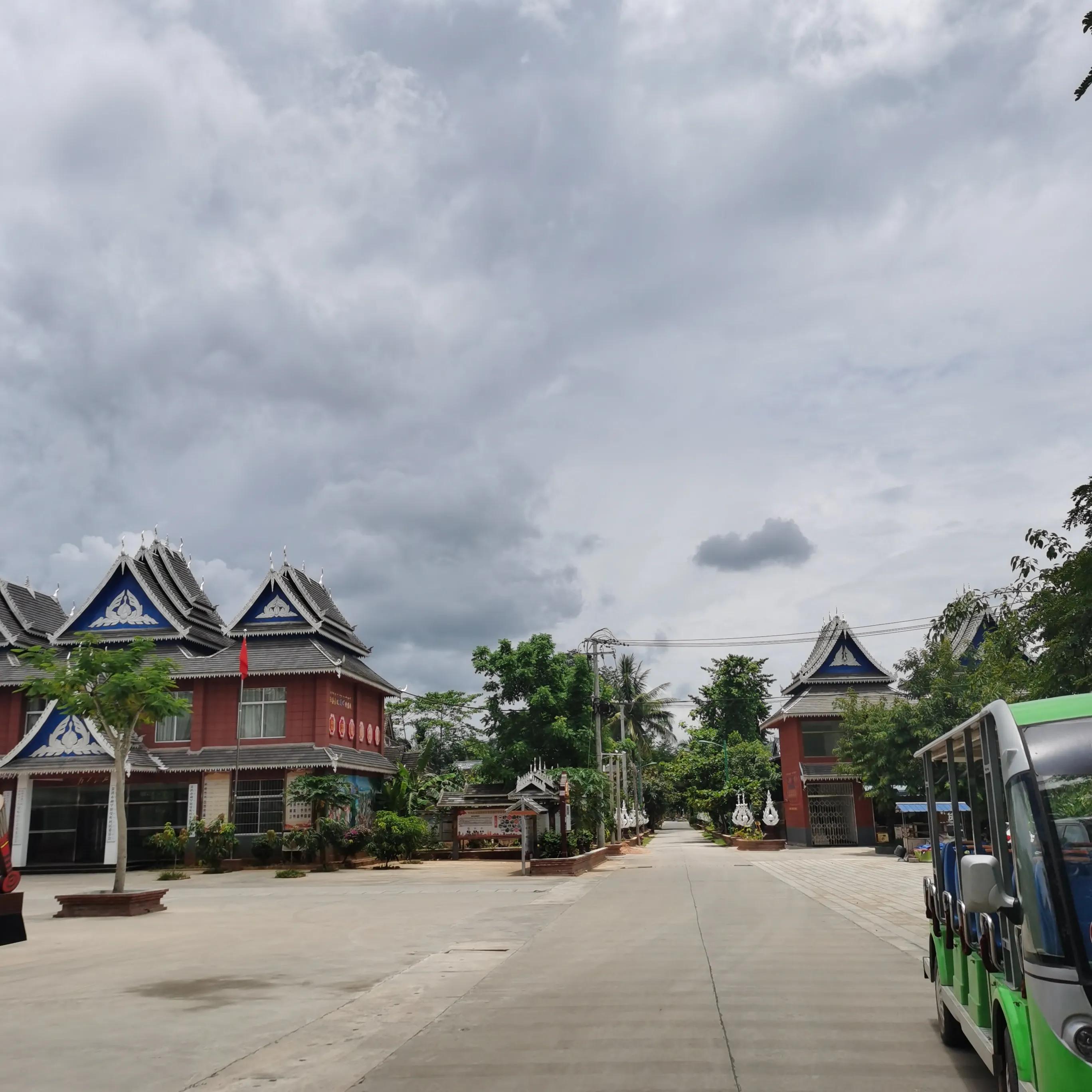 西双版纳曼远村游,西双版纳自由行一天攻略傣族园