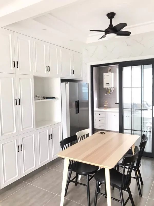 黑白灰现代简约风格铺什么地砖,简约式最流行灰色地砖