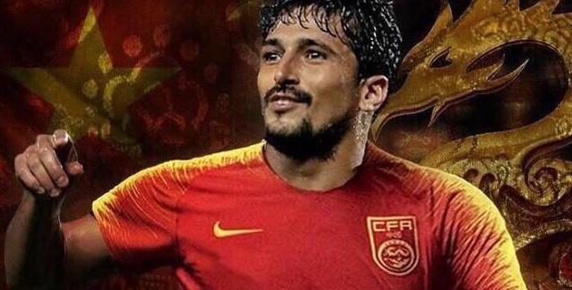 足球报谈洛国富,洛国富踢世预赛