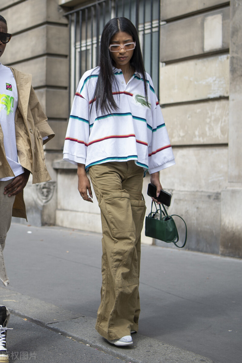 tee条纹搭配图片,条纹t恤这样穿才好看