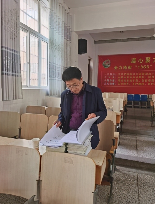 ​县教师发展中心视导检查曹庙小学教育教学工作